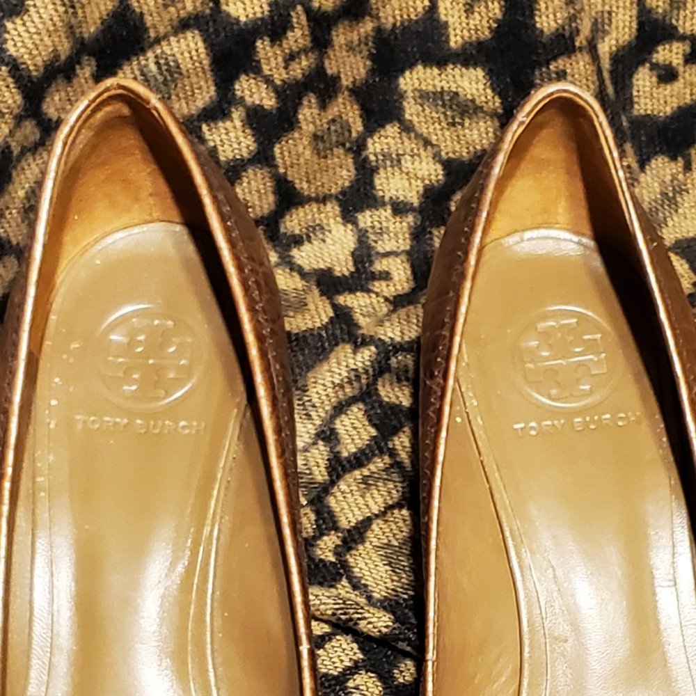 Tory Burch "Sally" medallion wedges - EUC - Picture 3 of 6